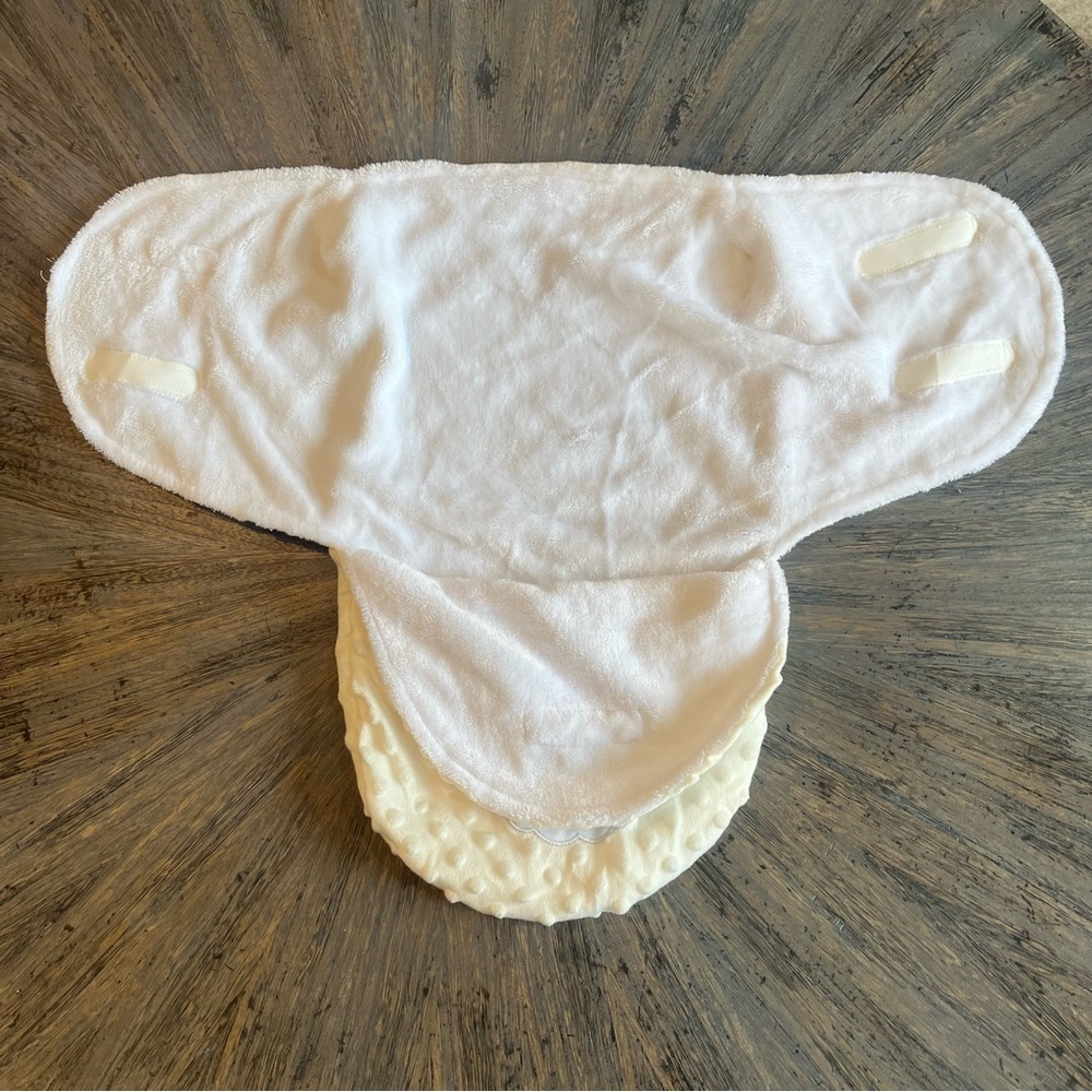 Petite L’Amour Cream Baby Swaddle with Elephant Appliqué – Super Soft - Picture 3 of 8